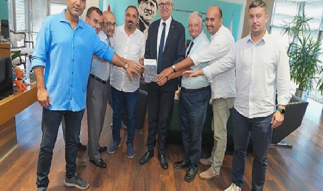 Gazetecilerden Başkan Arda’ya özel hediye