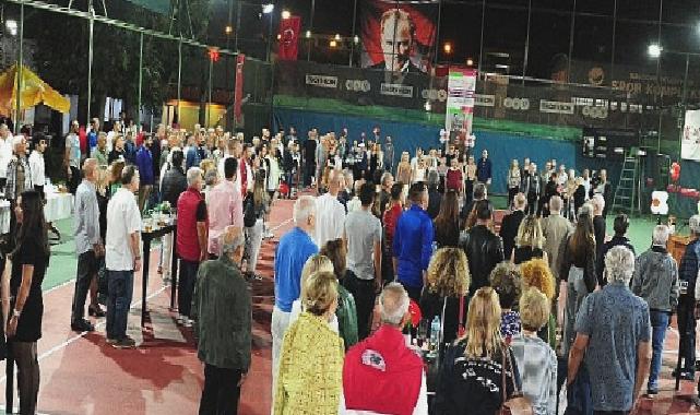Balçova Cumhuriyet Tenis Turnuvası Öğrencilere Burs Oldu