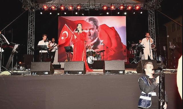 Cumhuriyet’in 100. Yılı Yonca Lodi konseri ile büyük bir coşku ile kutlandı