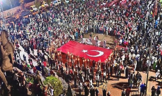 İnegöl’de 100. Yıl Coşkusu Caddelere Sığmadı