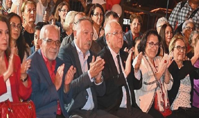 Karabağlar Belediyesi ve ADD Şubesi’nin düzenlediği 100 yıl kutlaması coşkuyla yapıldı