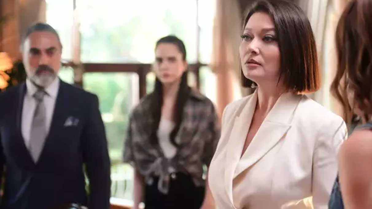 Nurgül Yeşilçay’ın makyajsız haline dair yapılan yorumlar dikkat çekiyor