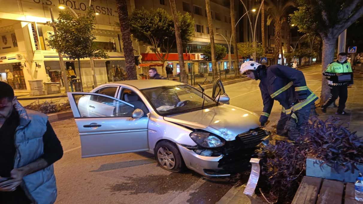 Alkollü sürücü savaş alanı yarattı: Direksiyon başında zarar verdi!
