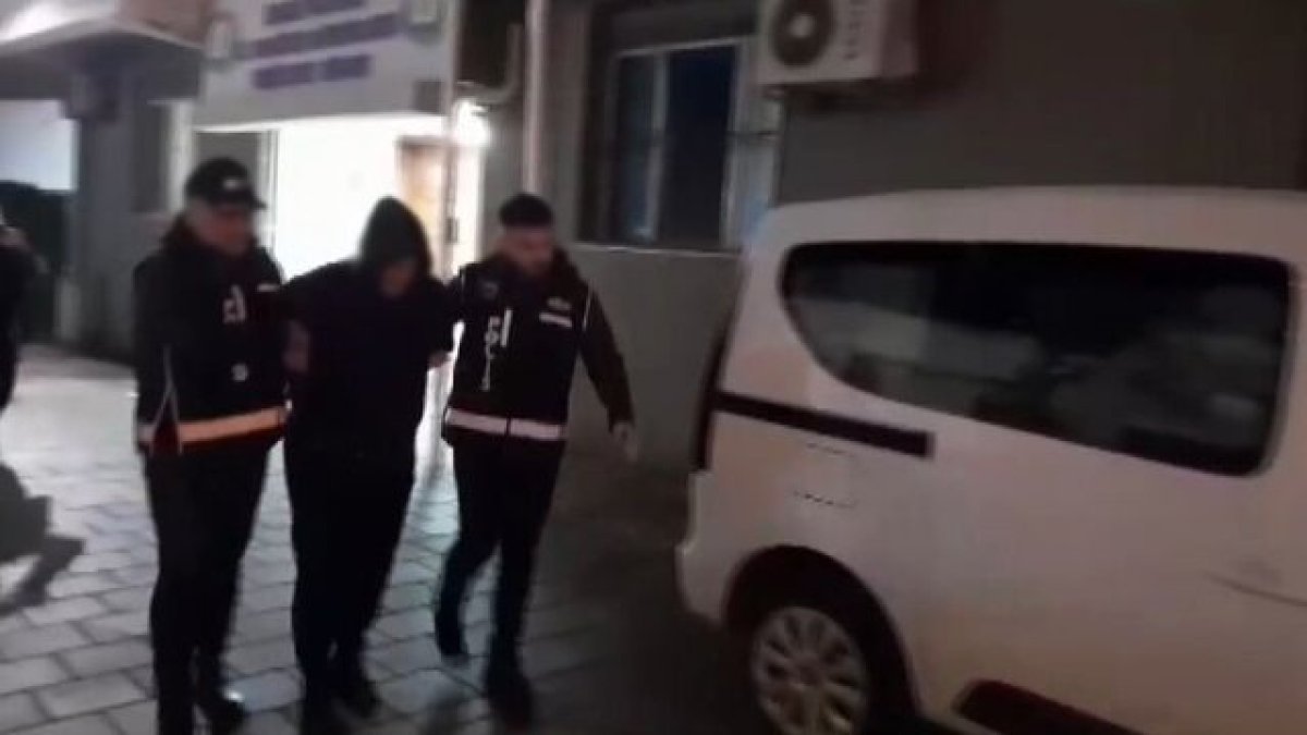 FETÖ’nün üst düzey yöneticisi yakalanarak gözaltına alındı.