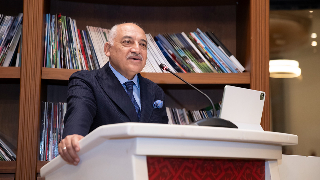 Büyükekşi, “Federasyonumuzun temel ilkelerine sadık kalarak ilerlemeye devam etmeliyiz” dedi.
