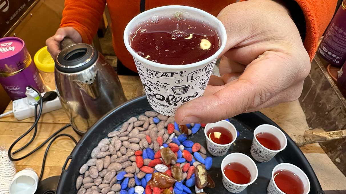 Vatandaşlar doktora gitmek yerine aktara gidiyor