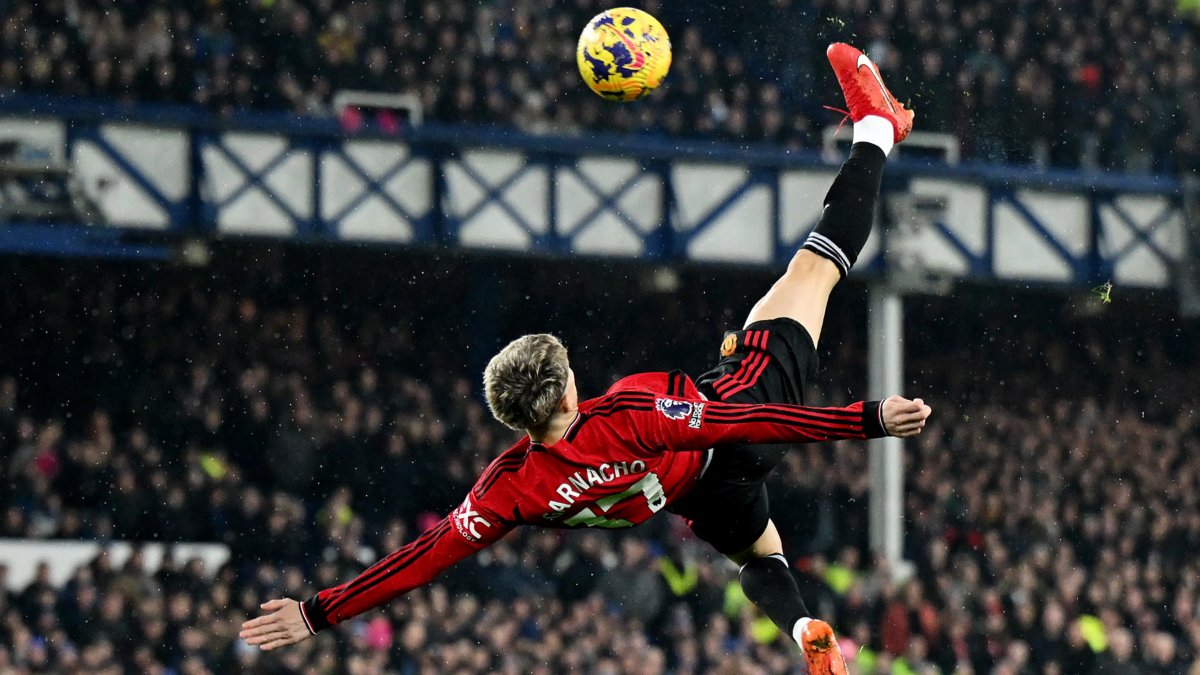 Manchester United, üç golle üç puanı aldı