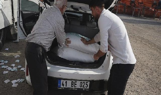 61 bin 885 arı kovanına şeker desteği