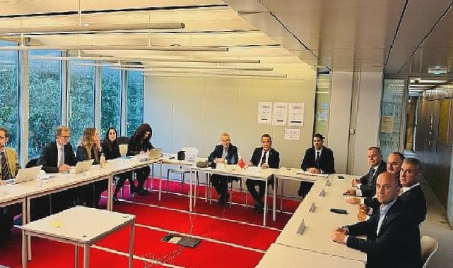 Başkan Böcek Fransa’da Antalya’nın geleceğini kurtaracak anlaşma için imzalar atıldı