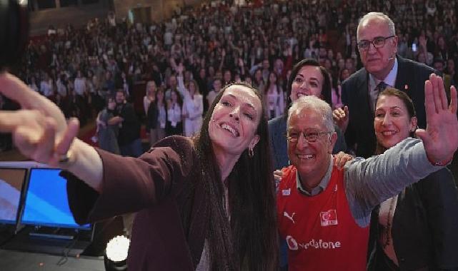 Eda Erdem:  “Herkesin evine, yüreğine konuk olabilmek paha biçilemez”