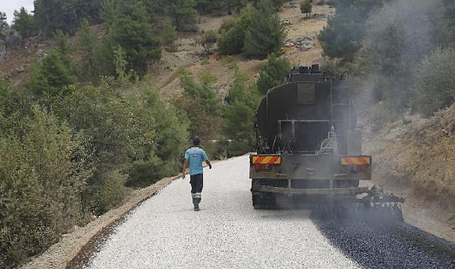 Finike’de 35 kilometrelik sathi kaplama asfalt