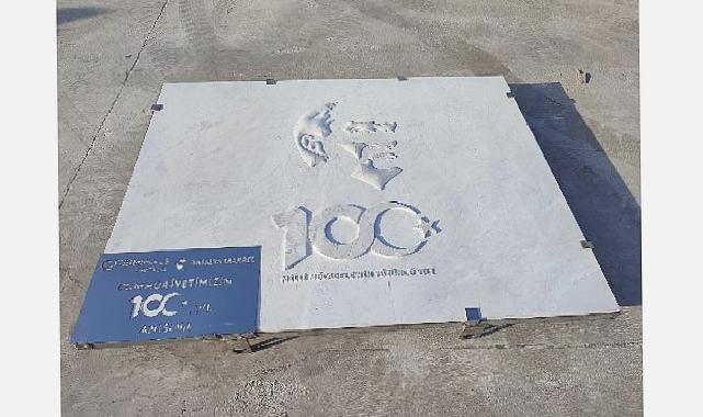 QTerminals Antalya Cumhuriyetin 100. Yılı anısına  700 kiloluk anıt mermer taşını denize indirdi