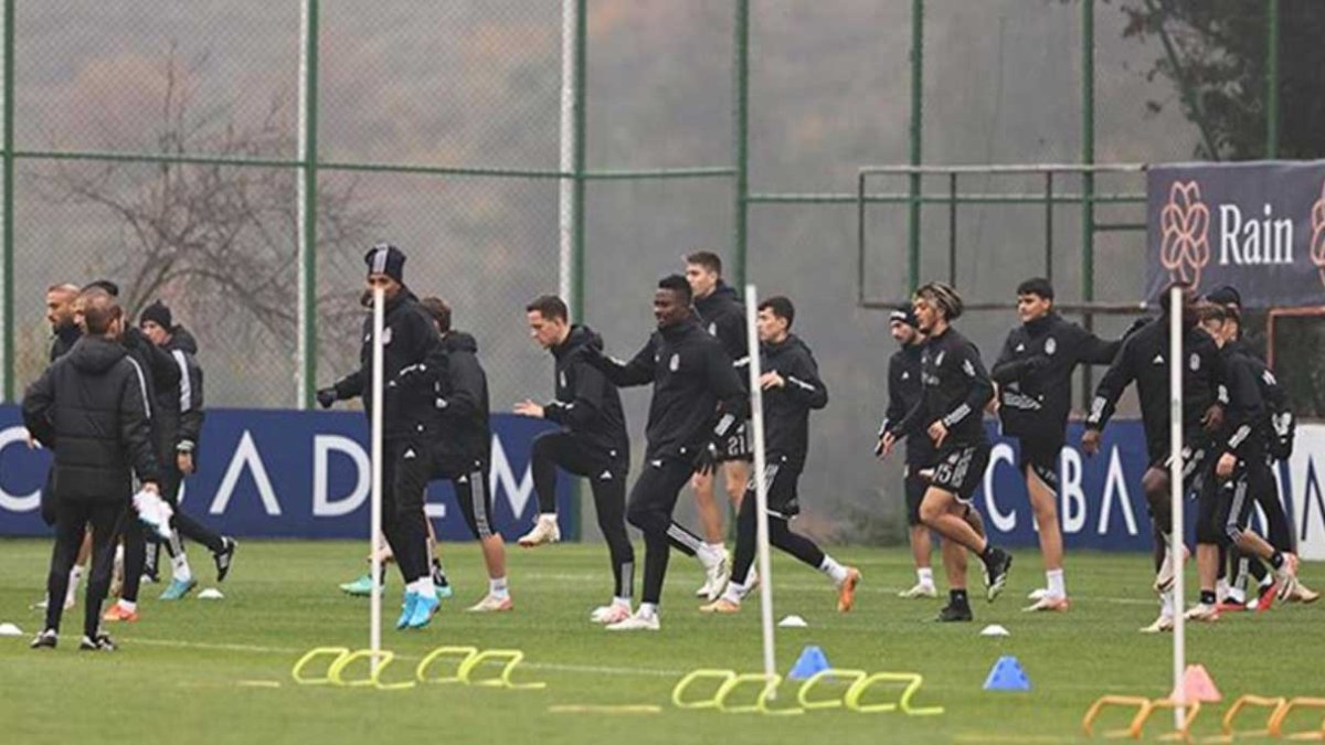 Beşiktaş’ın Antalya kampı deprem nedeniyle iptal edildi.