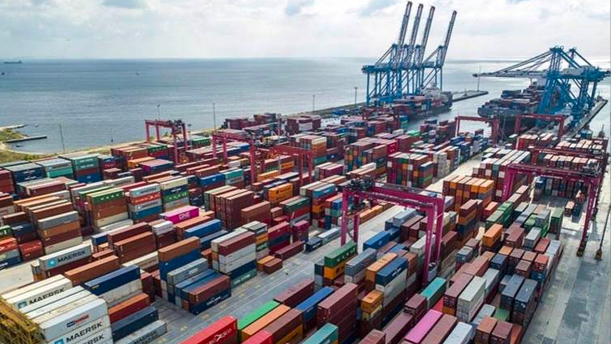 TÜİK verilerine göre, Ekim ayında dış ticaret hacmi azaldı.