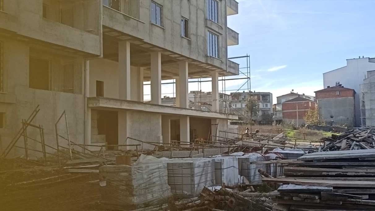 Samsun’da bir inşaat iskelesi çöktü, 1 işçi yaralandı!