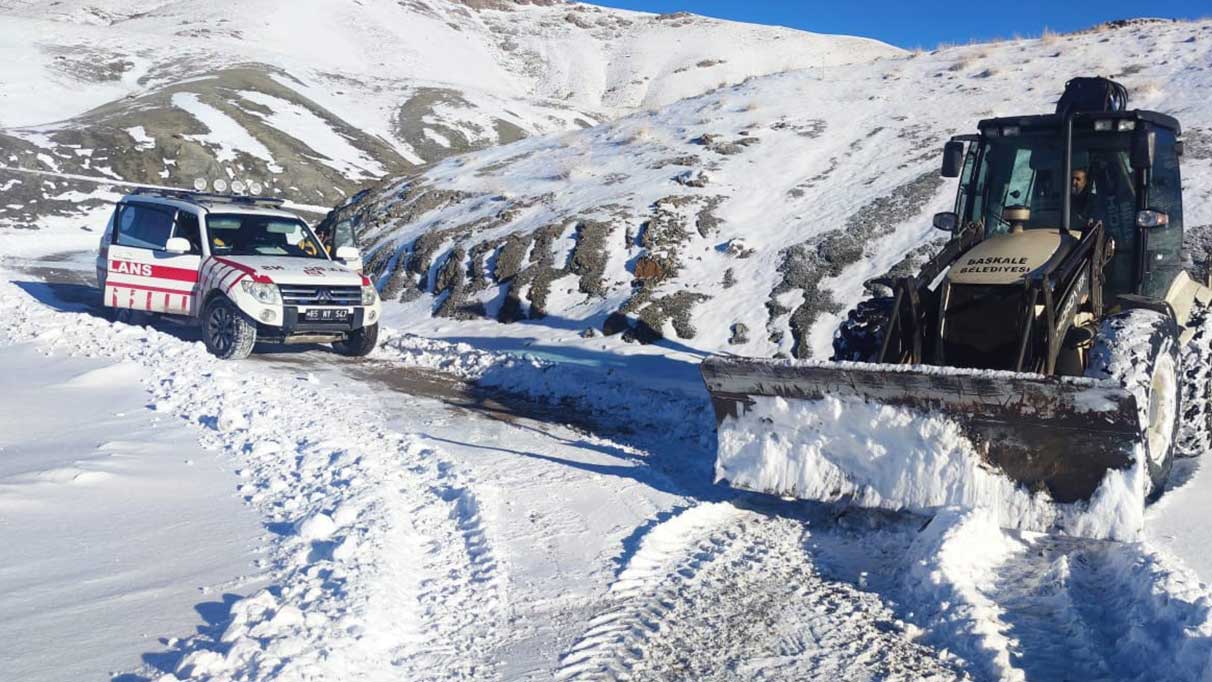 Başkale’de hasta kurtarma operasyonu gerçekleştirildi.