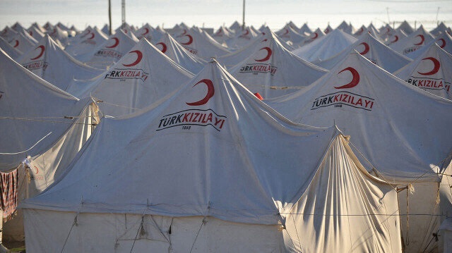 Kızılay, Hatay’daki geçici barınma merkezlerine yardım sağlıyor