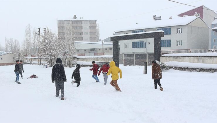 Kar yağışı sebebiyle beş ilçede köy okullarında eğitime ara verildi